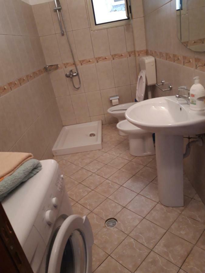 Apartament Gloria&Mitati Bashkia e Orikumit Exteriör bild