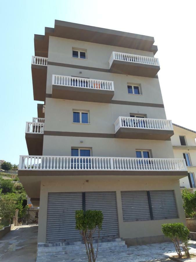 Apartament Gloria&Mitati Bashkia e Orikumit Exteriör bild
